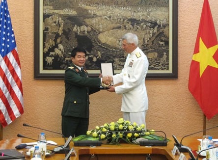 Vietnam, US promote defence relations - ảnh 2